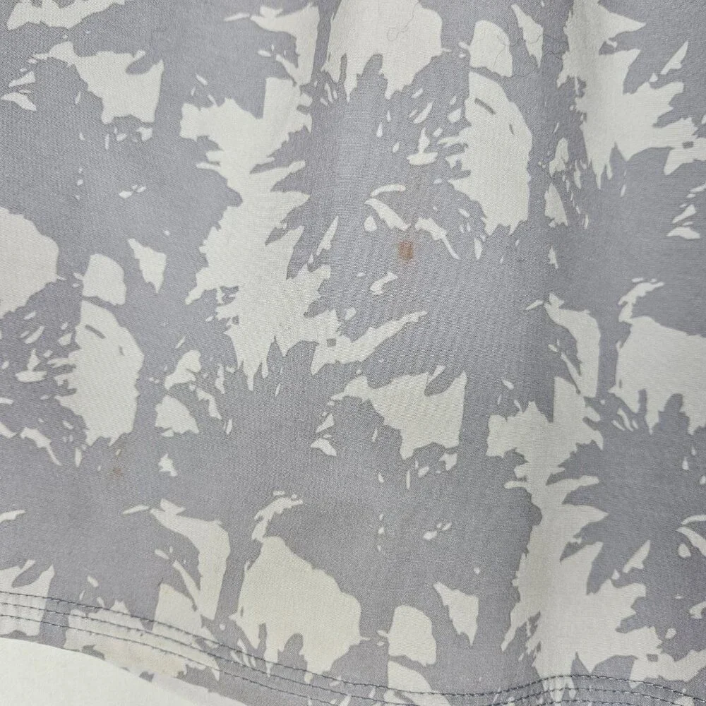 Vuori Men's Cape Shorts In A Grey Palm Print, Size XL - Picture 9 of 10